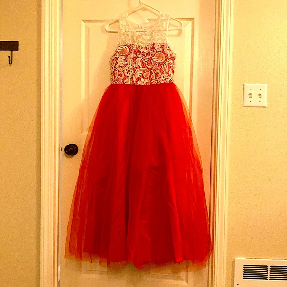 Red valentines/Christmas dress. Great for parties/ formal gatherings.